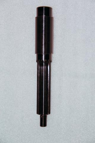 Шлицевые валы ГОСТ 1139-80 ГОСТ 1139-80 распространяется на шлицевые валы. Это составляющий элемент линейных направляющих. Встраиваются в высокоточное оборудование в целях одновременного вращательного и линейного вращения. Назначение Валы прямобочные предназначены для передачи крутящего момента между разными механизмами и узлами машин. Их основное назначение – обеспечивать надежное соединение, которое передает вращательное движение и усилие, также используются в разных отраслях: от машиностроения до произв